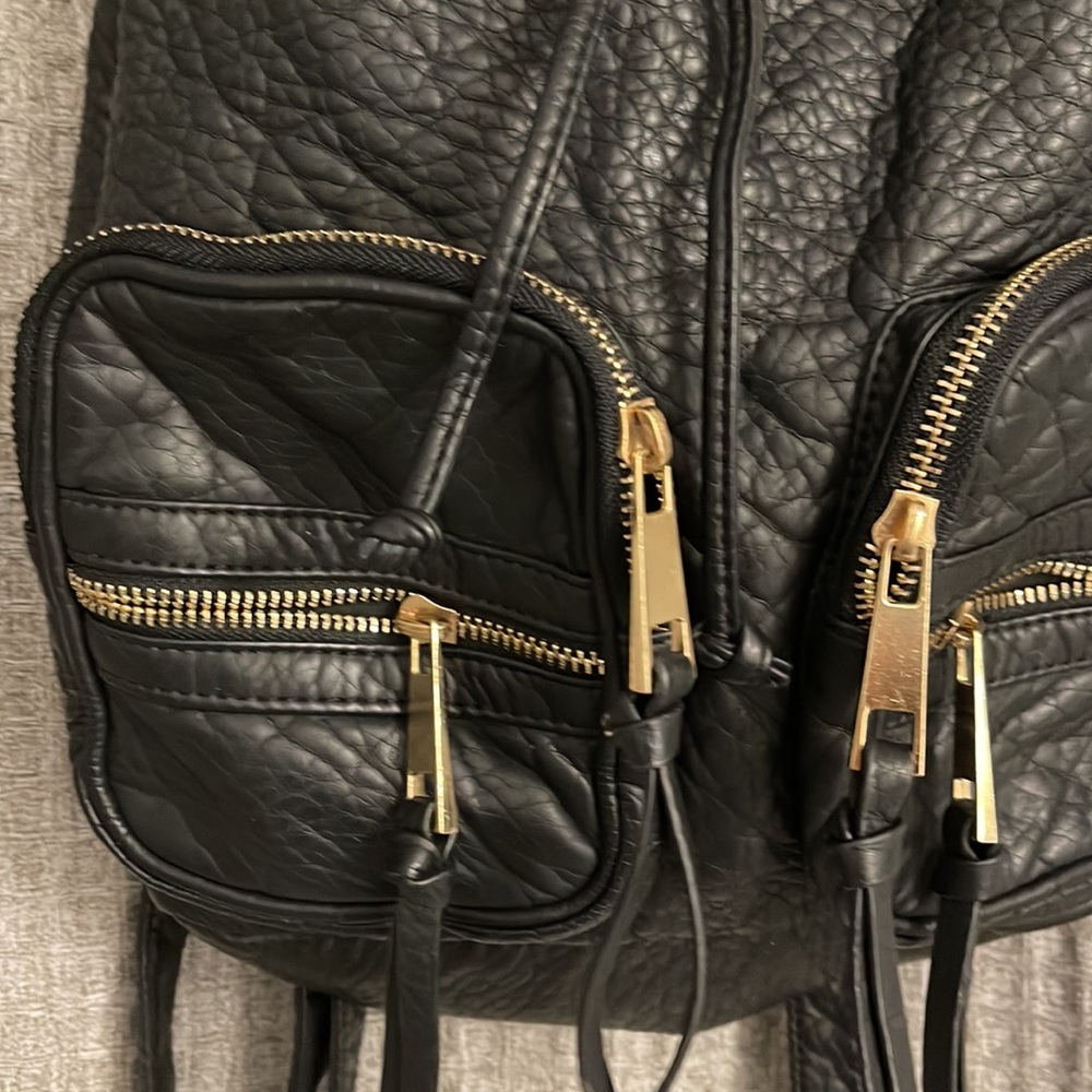 Soft black backpack - Picture 2 of 3